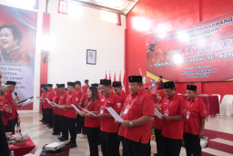 Pelantikan PAC PDIP Kota Madiun, Kanang Tekankan “Jas Merah” 