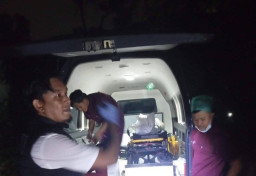 Warga Digegerkan Penemuan Mayat Perempuan, Kondisi Membusuk dan Tergantung