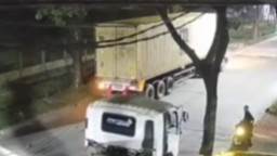 Pengendata NMAX Meninggal Dilindas Truk Kontainer