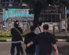 Nonton Pengeroyokan, Pemuda Malah Dikeroyok