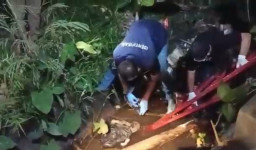 Jasad Bayi Ditemukan di Selokan Penuh Sampah di Ponorogo