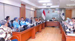 Pemerintah Tegaskan, Karyawan Indomaret yang masuk Kerja saat Libur Nasional Wajib Dapat Uang Lembur