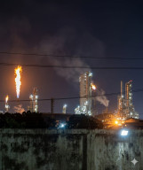Akibat Kebocoran Gas Amoniak, yang Diduga Berasal dari PT Petrokimia Gresik, Warga Alami Gangguan Pernapasan