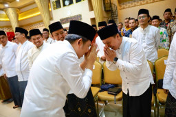 Gus Fawait Kukuhkan Forum Pesantren dan Guru Ngaji, Dorong Santri Jadi Penggerak Jember Maju Menulis