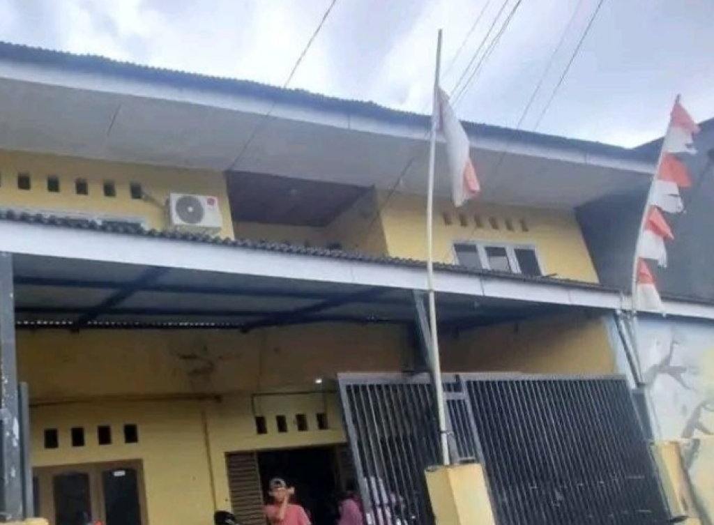 Cewek Pakai Daster Ditemukan Tak Bernyawa Dalam Kamar Kos
