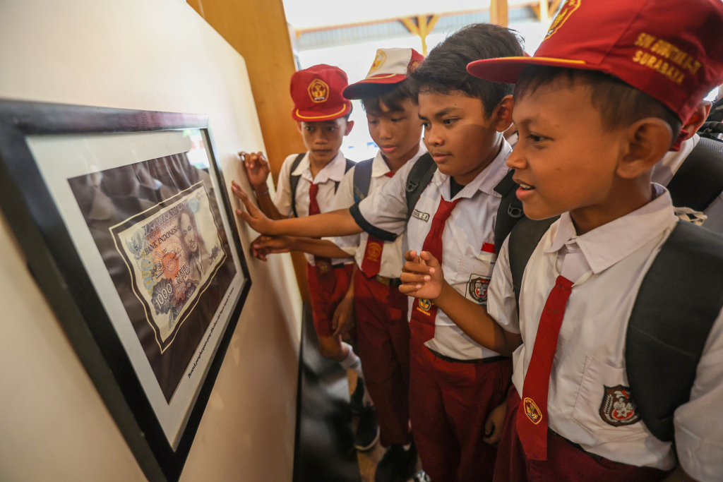 Pemkot Surabaya Buka Cross Musea Pertiwi 2026, Suguhkan AI, Wayang, dan Perjalanan Hidup Manusia dari Lahir hingga Akhir